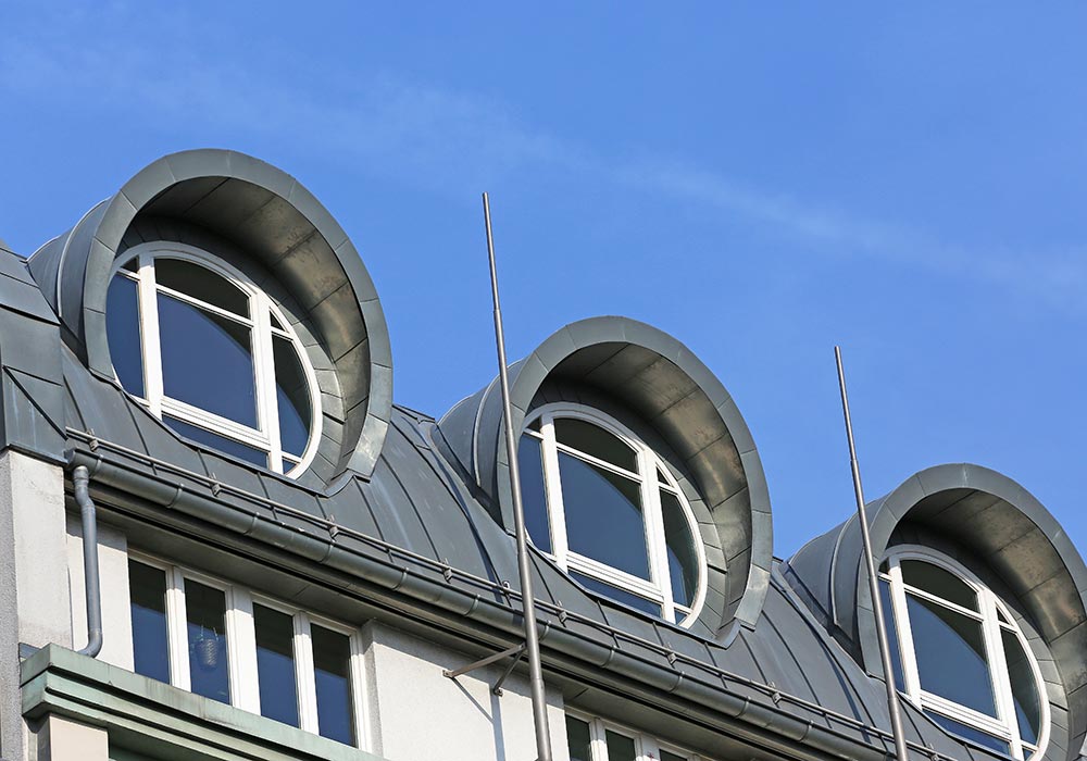 Metallabdeckung - eine maßgeschneiderte Lösung für dach & Fassade von Dachdeckerei & Spenglerei Siml in München Neubiberg 